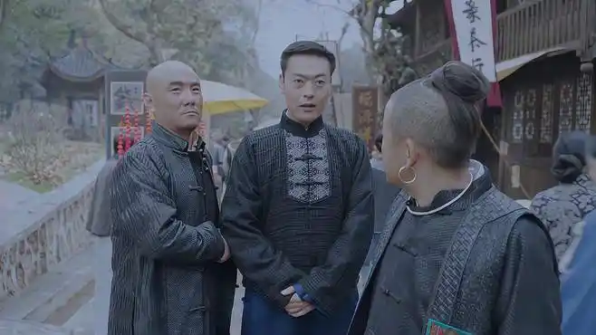 星火云雾街:人杰直接把张太平带进魏大哥的铺子,张太平进屋就跪