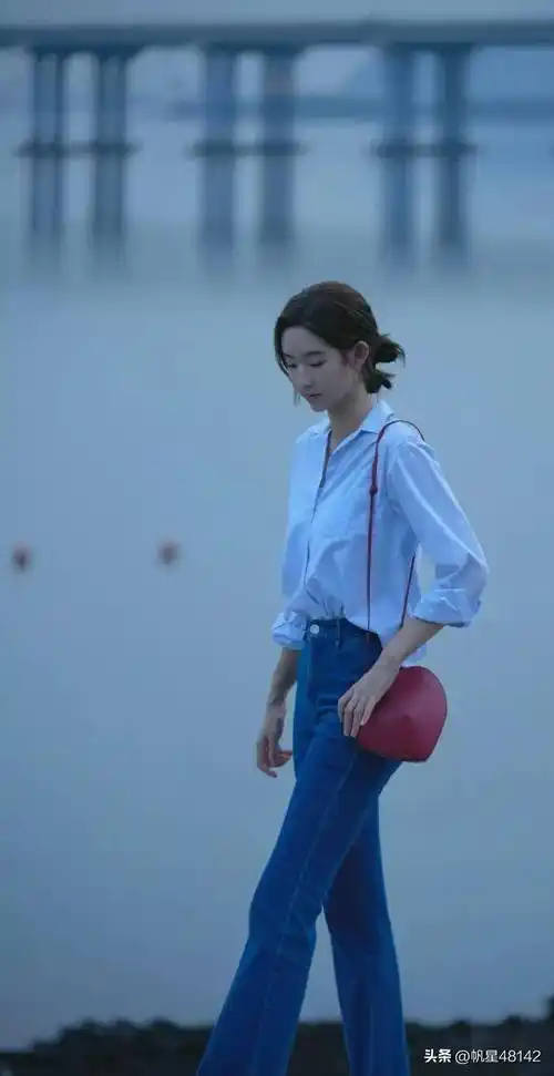 王玉雯:活泼开朗的女孩,拥有一双明媚的大眼睛,眼神很有灵气