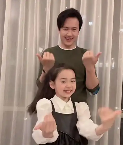 久未露面,这一次现身脸庞也明显圆润了不少|董璇|徐峥|沈腾|付辛博