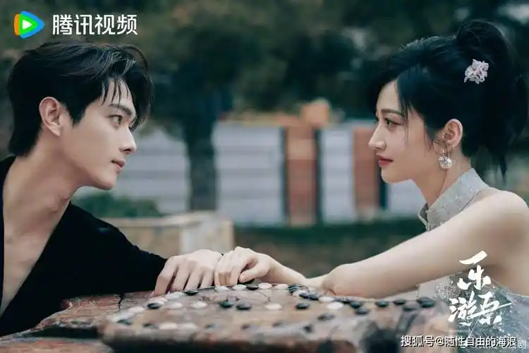 许凯,景甜双人拍摄大片释出,男帅女美超级甜,园林风婚纱照既视感_拉丝