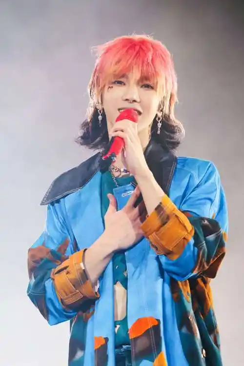 华晨宇《风之海》演唱会live曝光 用心编织浪漫成就"仙品"单曲_火星