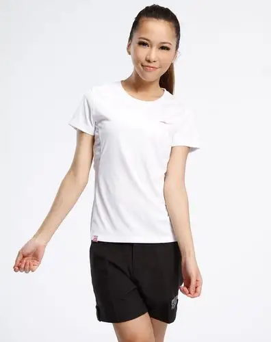 鸿星尔克erke女款白色圆领短袖运动衫