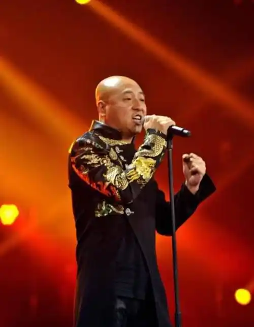 周晓鸥:离开零点乐队后,转行做了演员,被骂多年后讲述退团原因_音乐