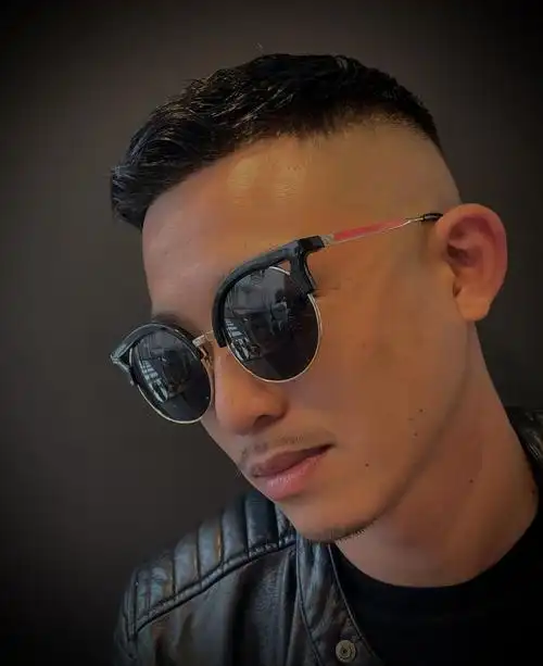 30岁以上男士适合的发型