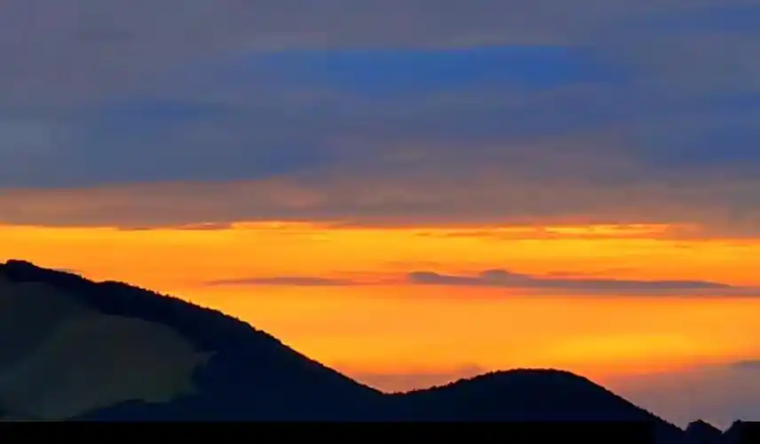 仔细看哦三张图连起来落日余晖