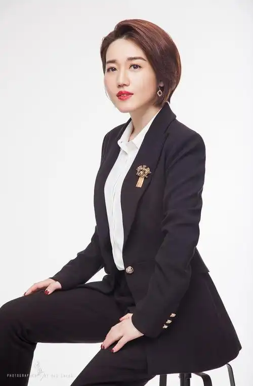 写真摄影商务形象照纯色影棚33