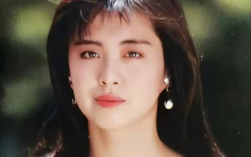 "王祖贤的颜值有多么逆天,美丽让无数人陶醉,也让无数人嫉妒诋毁"