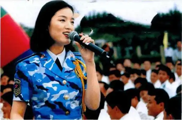 军旅歌手白雪成名路上有坎坷离婚后收获完美爱情