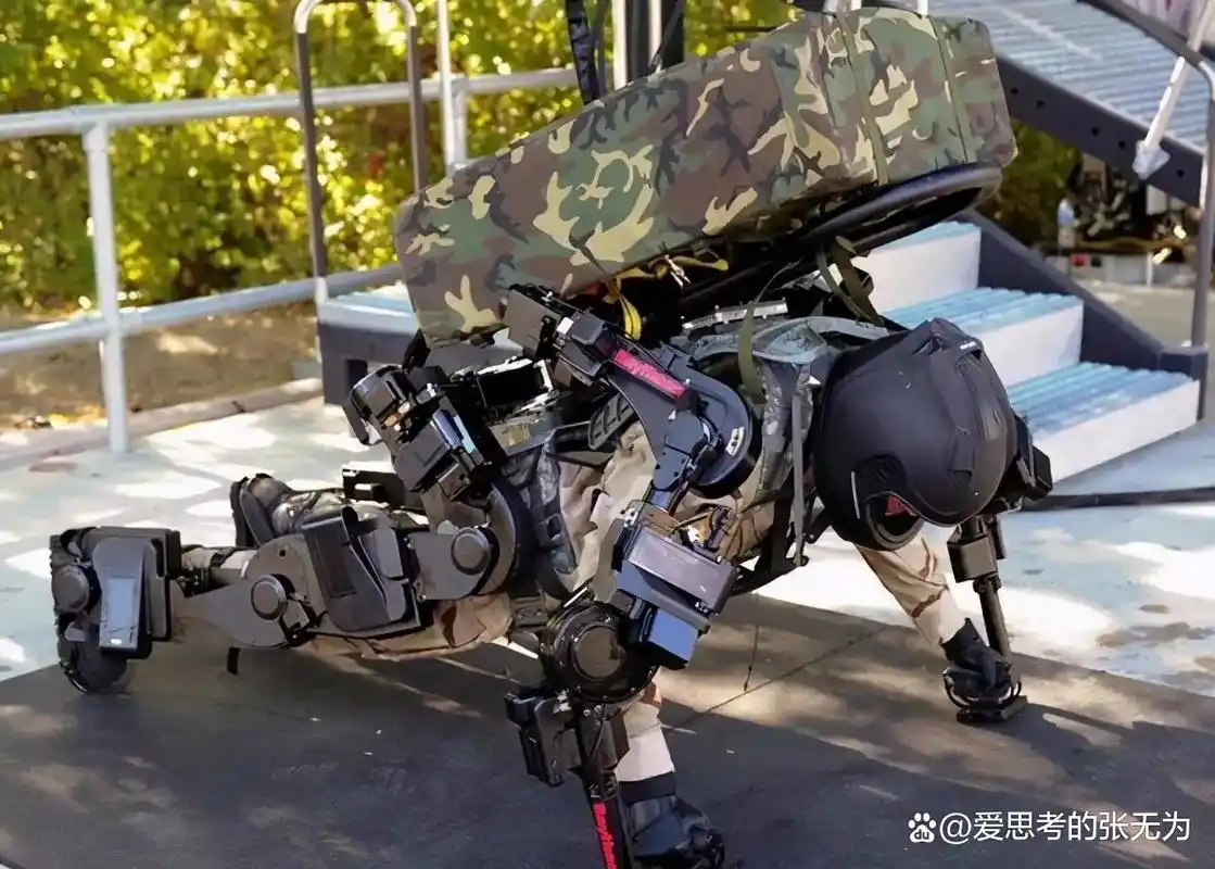 中国机械外骨骼战略武器亮相!解放军跑步进入机甲时代