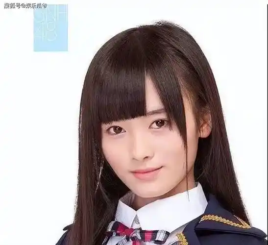 后来多次参加选秀,几乎每一次出现,鞠婧祎的脸都发生着变化,每一次都