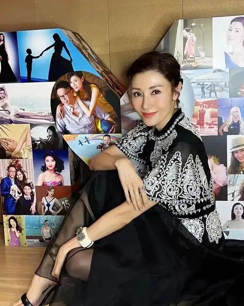 李嘉欣病愈后参加聚会与姐妹捧蛋糕合照浮肿已消退重现瓜子脸