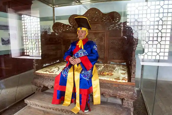 他是最无争议的民国军阀,曾率8千人击退5万敌军,逝世时年仅34岁