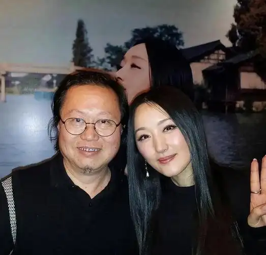 陈小奇当过6年车床工人娶平凡妻子恩爱41年如今幸福美满