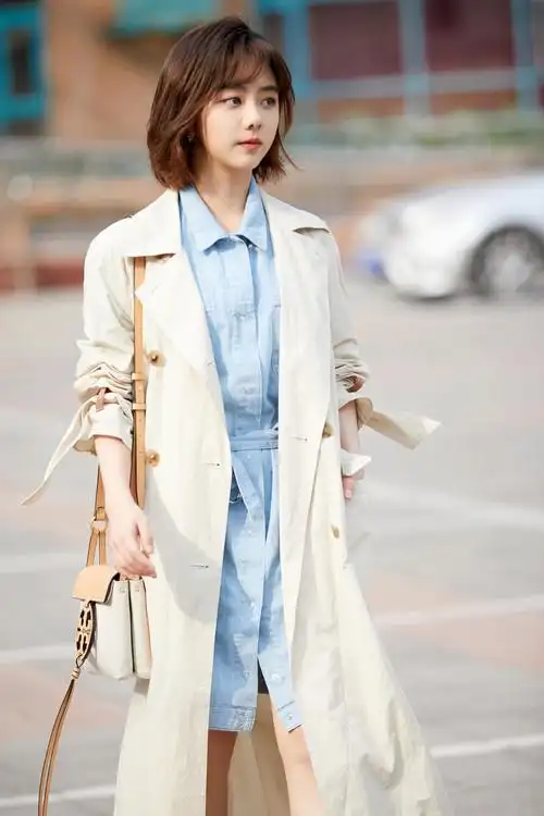 小个子谭松韵气场全开,西装套装打造霸气一面,职场风造型更利落