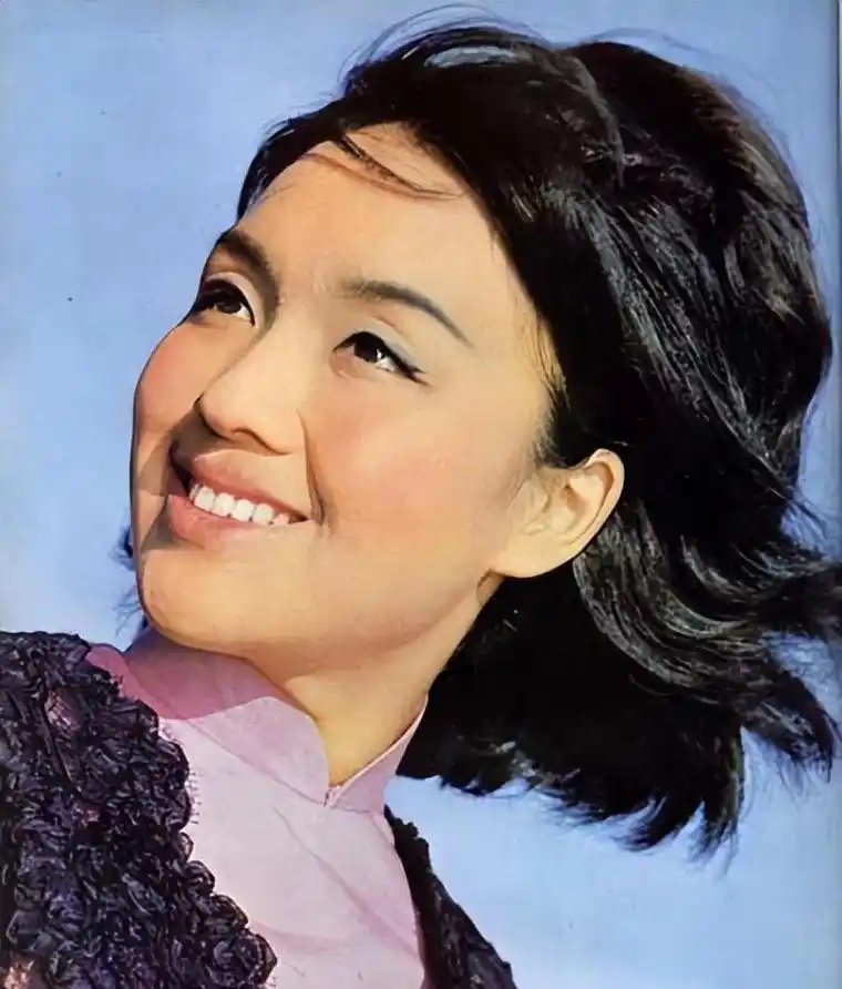 17岁夺影后,烂赌花光上亿家产,遗体发臭没人领,林青霞出钱安葬