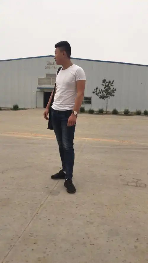 身高1.83 体重168斤,怎么减肥剪掉大腿和屁股胸部肉.这是现在的我.