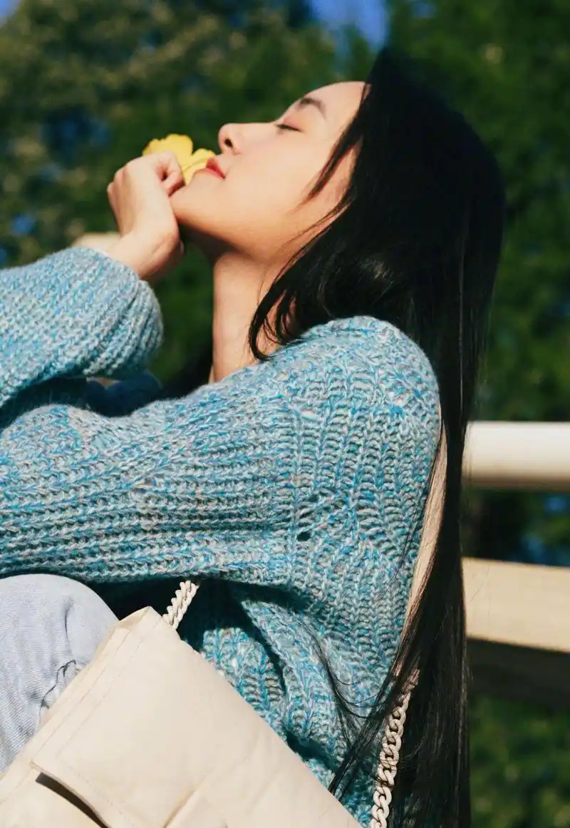 "美少女"蒋依依清新写真美图