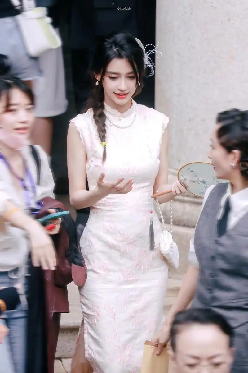 angelababy穿旗袍的图片,直接封神!
