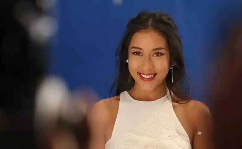 盘点比宋小宝还黑的三位女艺人,第一位吉克隽逸,第三位出乎意料_沈梦