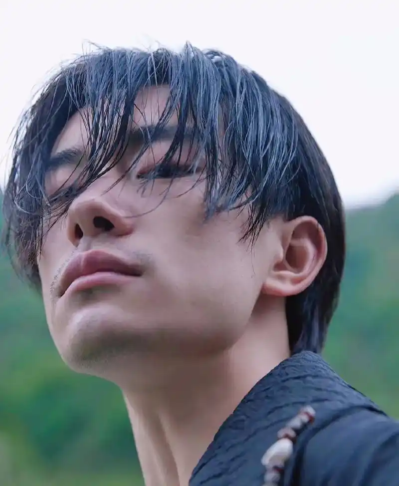 易烊千玺 #易烊千玺壁纸 #一起向未来易烊千玺 #只有照片 - 抖音