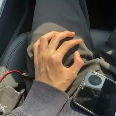 qq高清头像手控男生