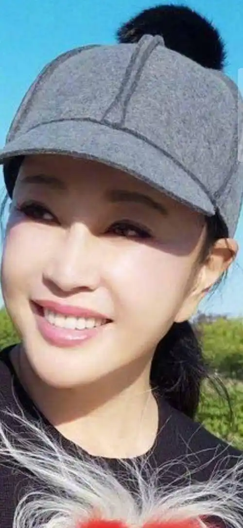 要比《西游记》的唐僧耳朵大和长,就是皱纹很多,看来刘晓庆是有晚福之