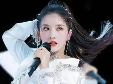 刘些宁撞脸刘亦菲引争议,看清俩人对比照:这确定没开玩笑?