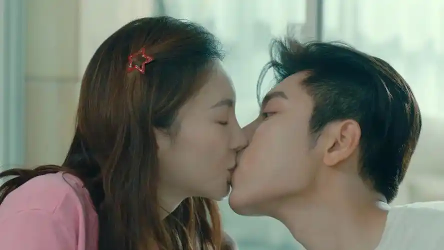 金晨和王子异主演《不会恋爱的我们》定档0208