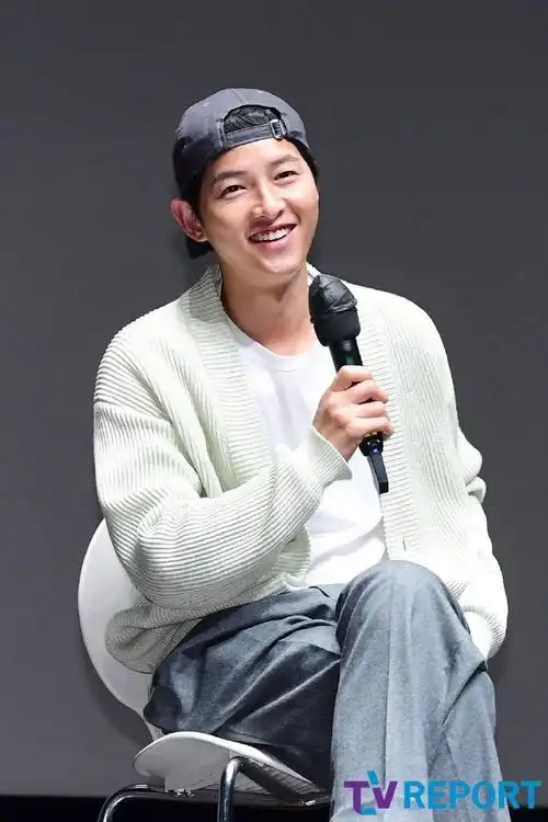 宋仲基自拍太好笑了