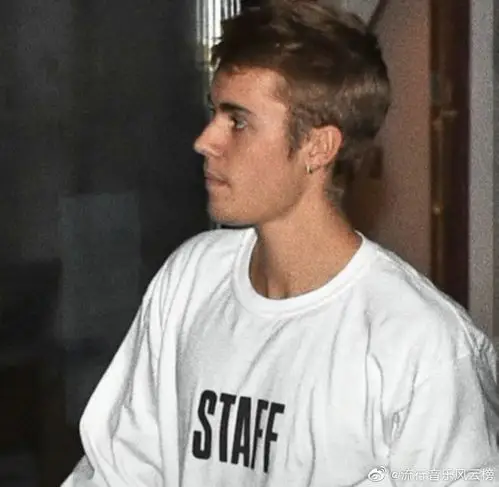 justinbieber在ins发布新专辑动向zt