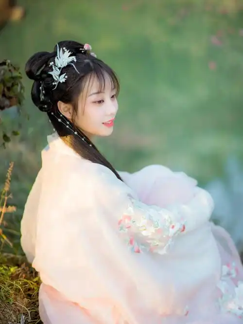 江南少女巧笑倩兮古风汉服写真