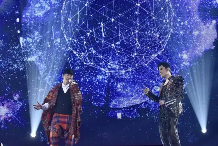 周杰伦和林俊杰合唱的一首歌,台下的歌迷是不是很疯狂?