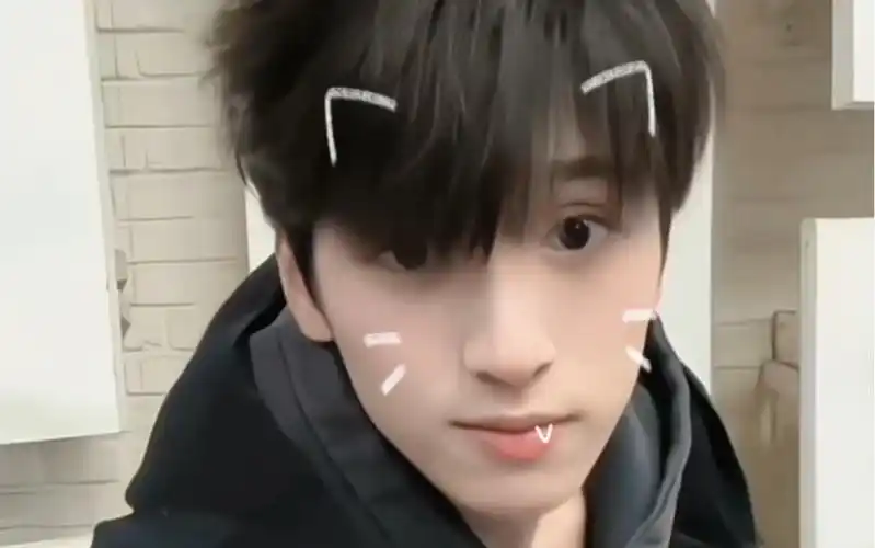 我一口就是一个!【严浩翔】