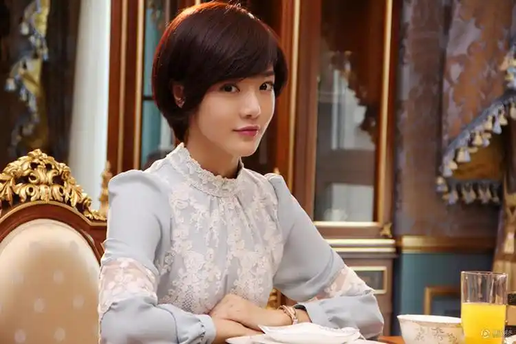 《冬暖花会开》热播 邓家佳揭开身世之谜