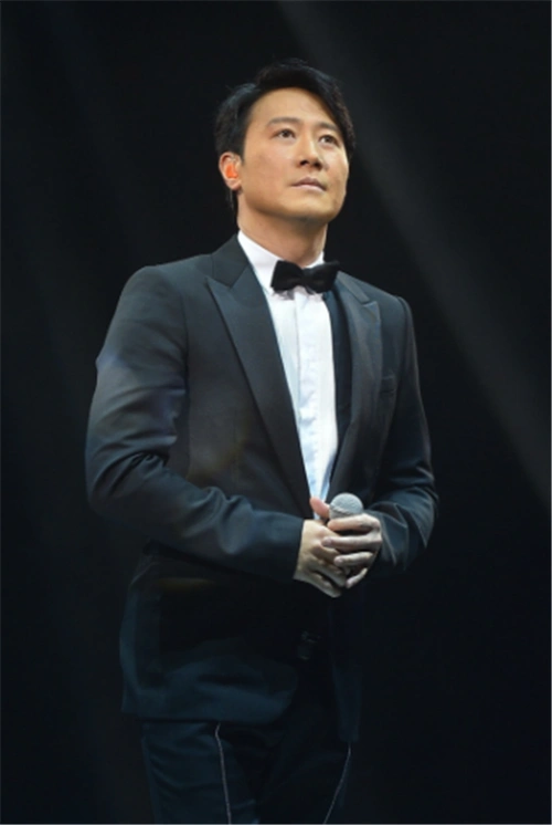 年轻时期的黎明,颜值非常高,一代人的偶像啊