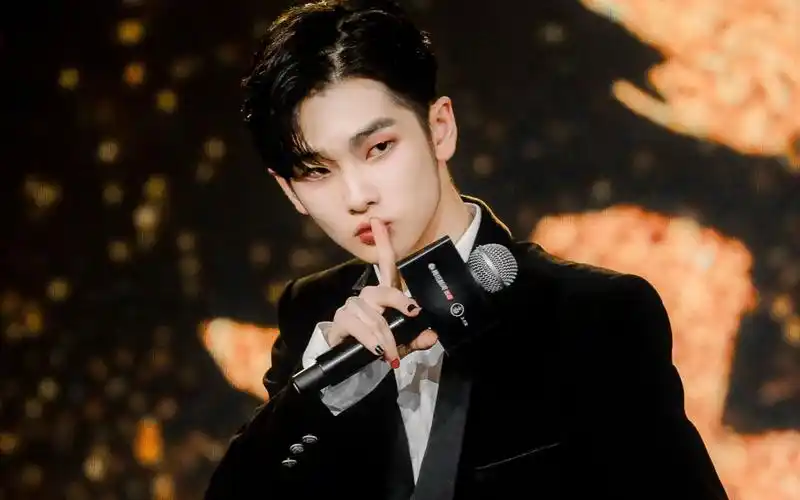 【周震南】人不轻狂枉少年 我就喜欢自信爆棚霸气外露的南总!