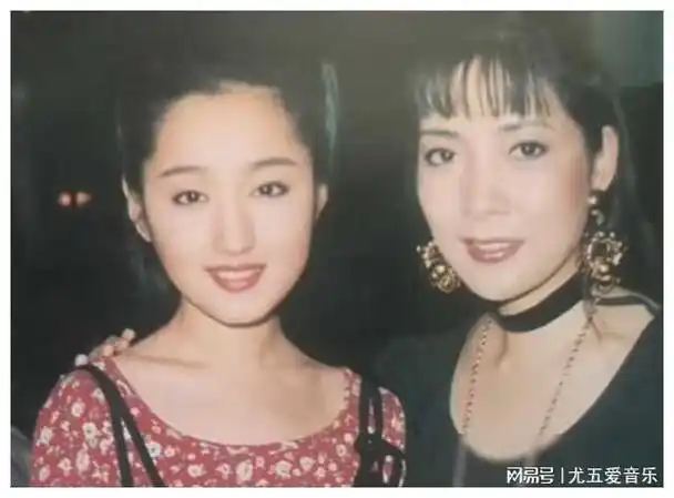 52岁的杨钰莹和30出头的鲍毅结婚,真爱跨越年龄,祝福她找到