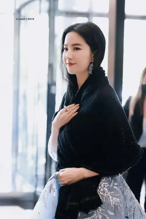 刘亦菲超话#刘亦菲好仙#2021/06/07 拾光盛典如果世间不能真的存在