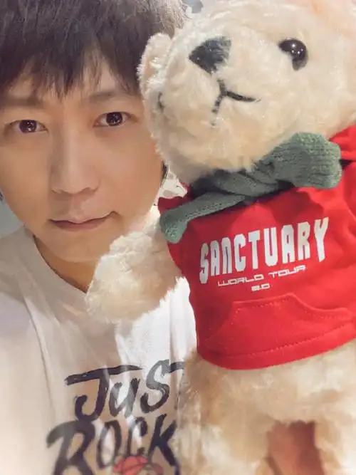 一些阿信的自拍05谁他妈说的黄金左脸啊哈哈哈哈#五月天