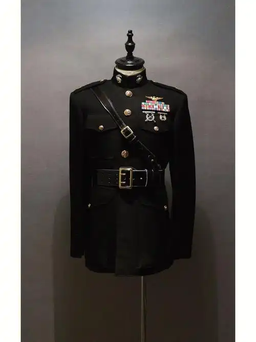 收藏鉴赏②美国海军陆战队军官礼服