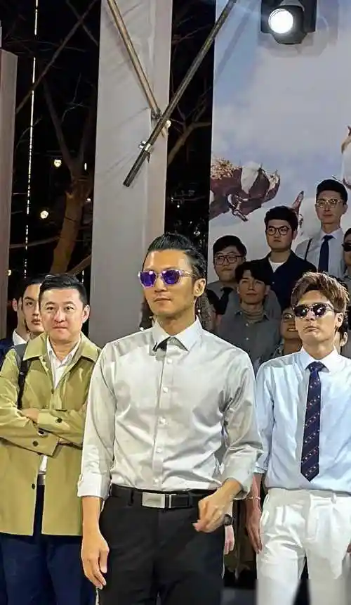 谢霆锋逐渐趋向谢贤之风如何评说