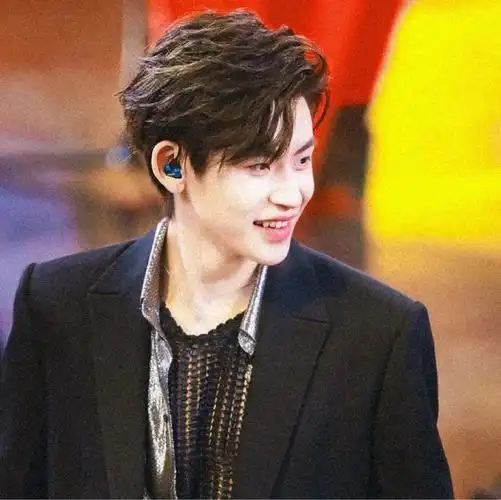 爱豆头像壁纸 王琳凯