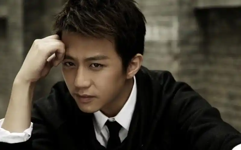 "自甘堕落"邓超,从影帝沦为综艺咖,自毁口碑 , 只因太赚钱?