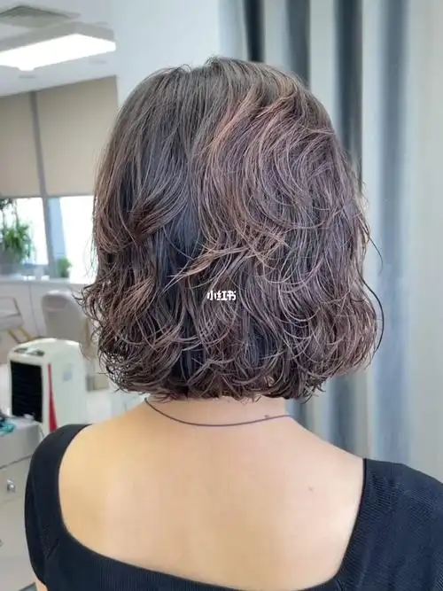 烫一下整个形状就好很多了#短发烫发  #短发卷发  #法式卷短发  #短发