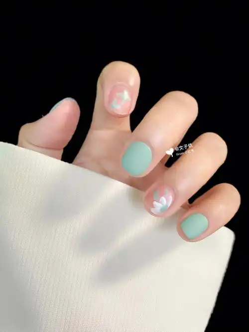 夏日清爽薄荷绿美甲短指甲姐妹安排上