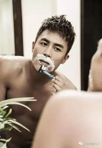 杜淳跳舞被金星评"恶心了点",练出肌肉的他太油腻