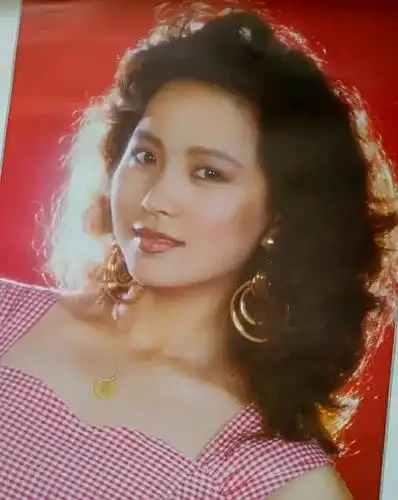 54岁赵越因戏生情,嫁给演员佟凡,结婚22年选择丁克没有孩子_电视剧