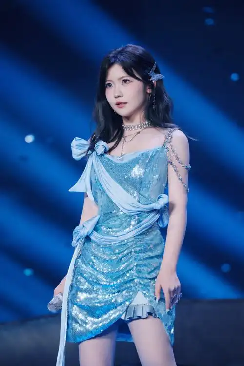 赖美云逐龙舞台太拽了##赖美云双舞台又萌又拽