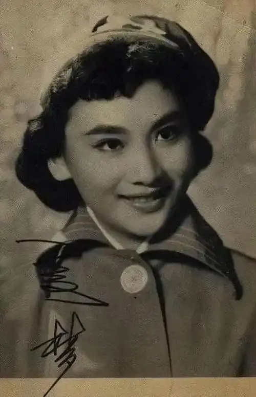 夏梦和金庸同月同日去世,为何被问及两人关系,夏梦总说不如不说