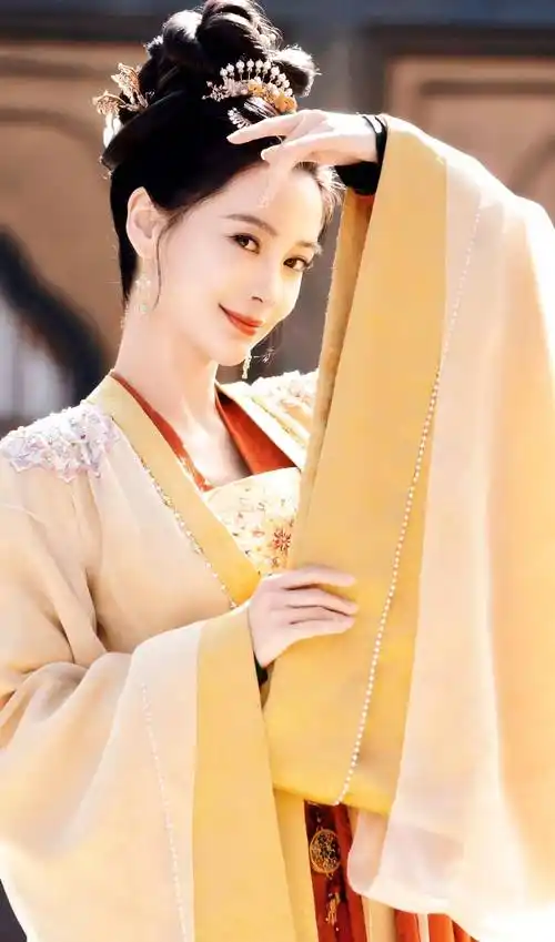 angelababy《相思令》装扮温柔贤淑,挽袖凝眸一笑倾城_造型_面部_气质